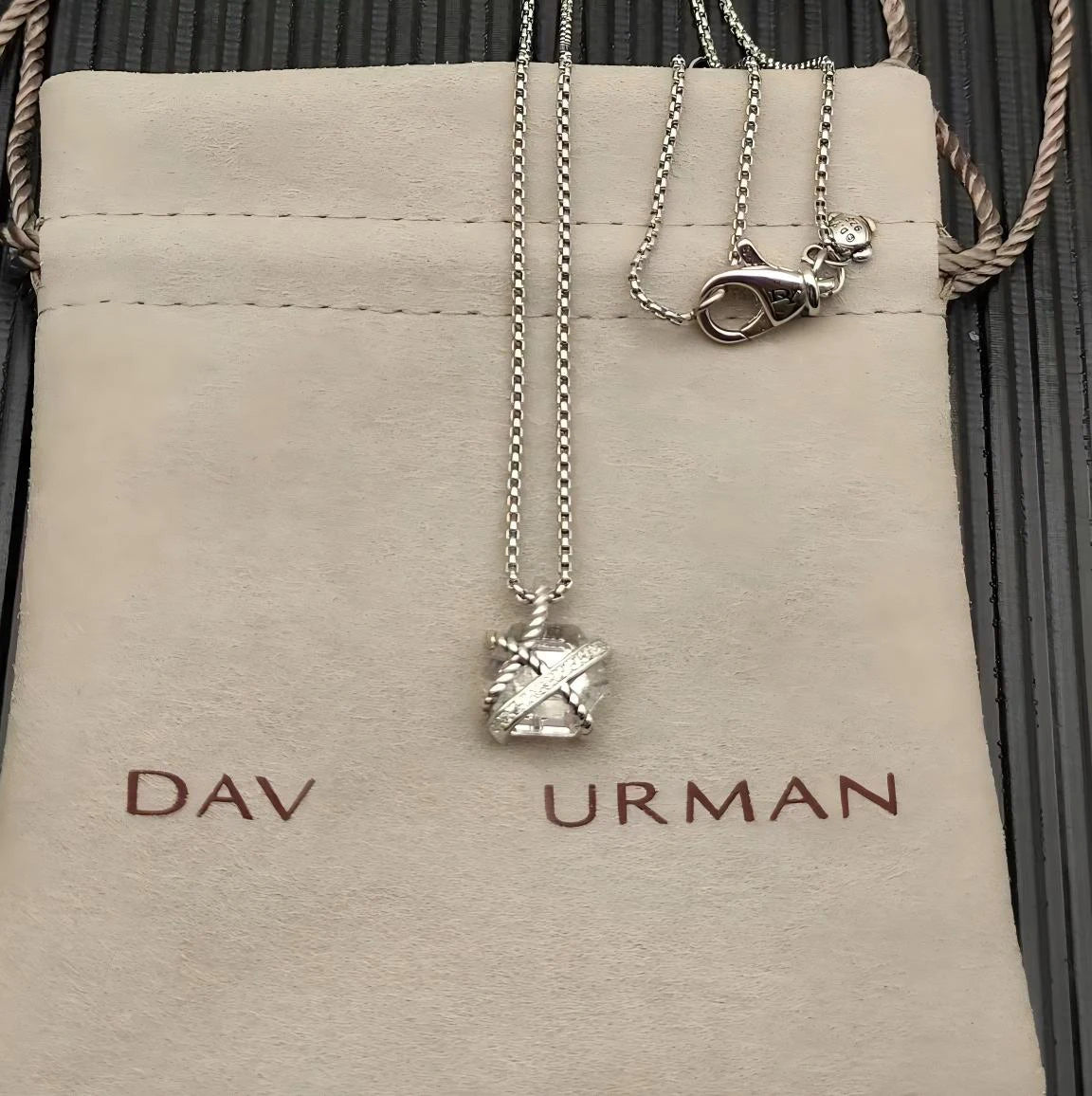 2025 New DY Classic Love Star Pearl Pendant Necklace Temperament Exquisite and Elegant Jewelry Suitable for Any Occasion