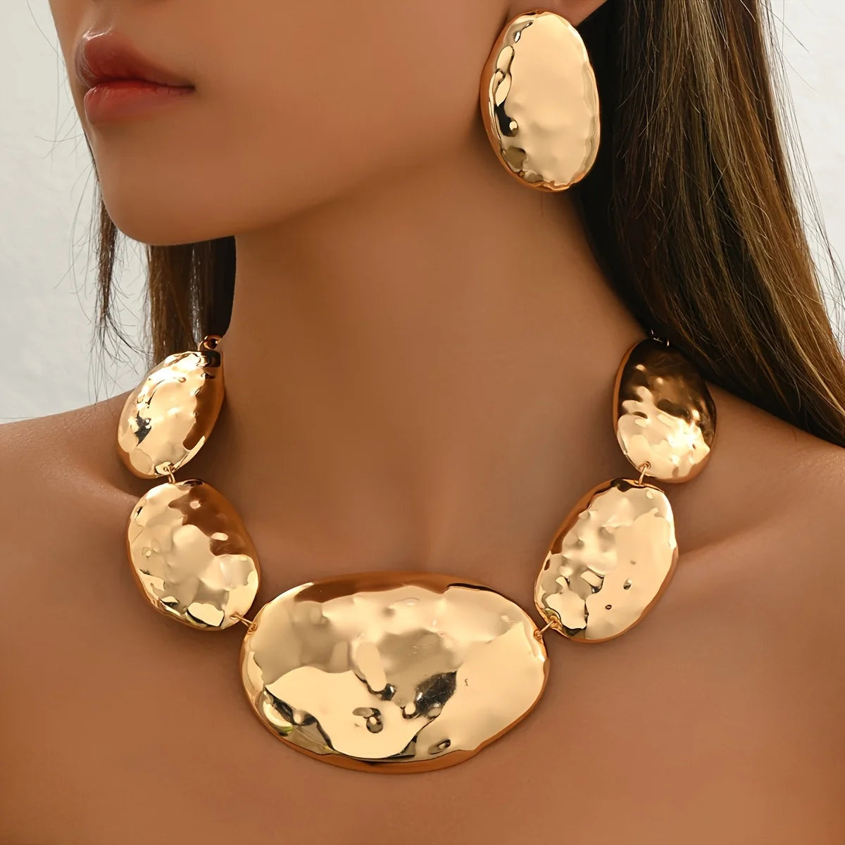 Lxalry 3 fashionable, elegant, exaggerated metal style, geometric oval shape, trendy European and American necklace earrings set