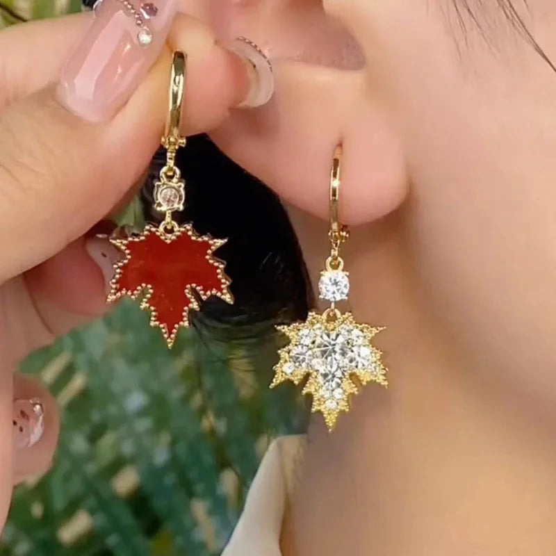 Fashion Rhinestone Red Maple Leaf Earrings For Women Autumn and Winter Crystal Zircon Tassel Earrings Wedding Party Jewelry Gift