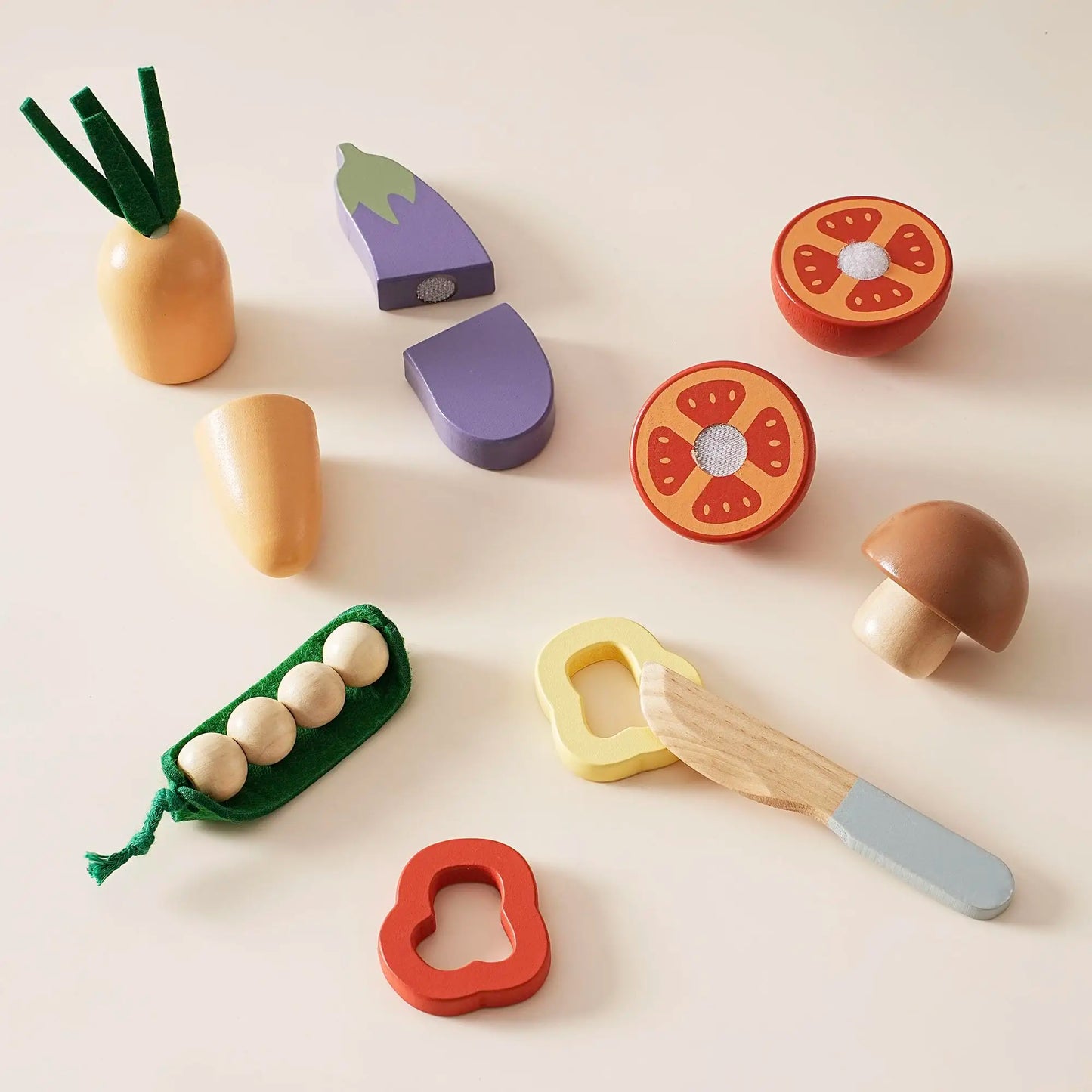 ROBUD Wooden Pretend Play Food Set Cutting Toy Food Play Kitchen Accessories Toy Food with Storage Bag Toys Gifts for Girls Boys